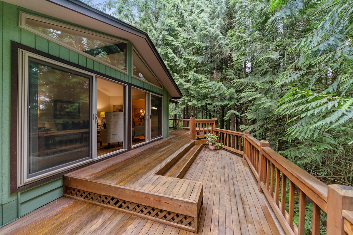 Custom deck build by Otto & Co.
